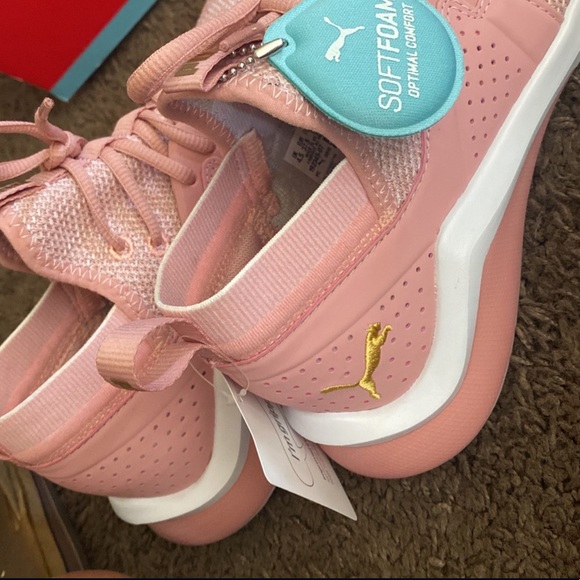 Shoes - Picture 1 of 3